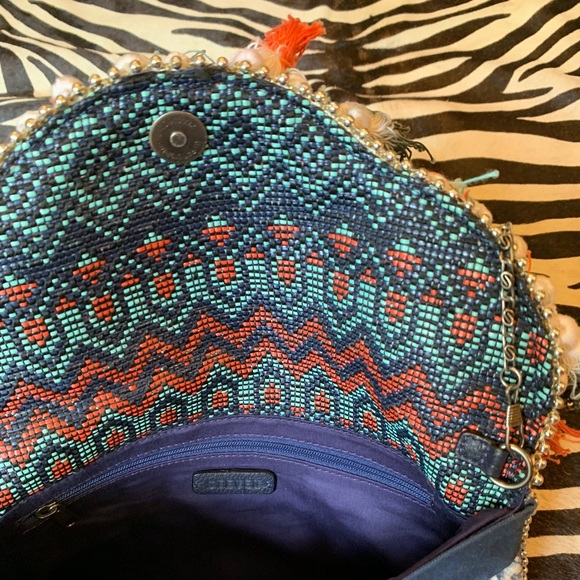 NWT Tasseled Steve Madden Clutch! - Picture 4 of 4